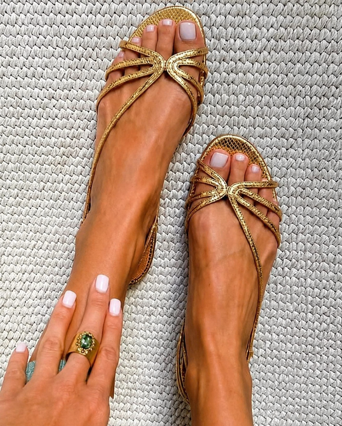Ginevra | Elegantes Sandalias Doradas para el Verano