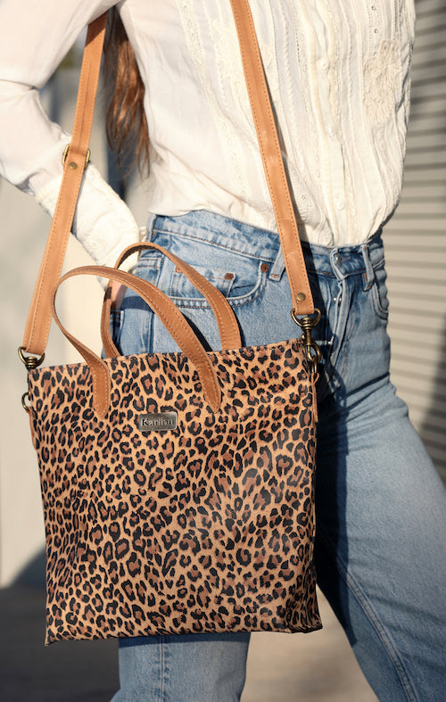 Cartera Kika con estampado de animal y asas marrones