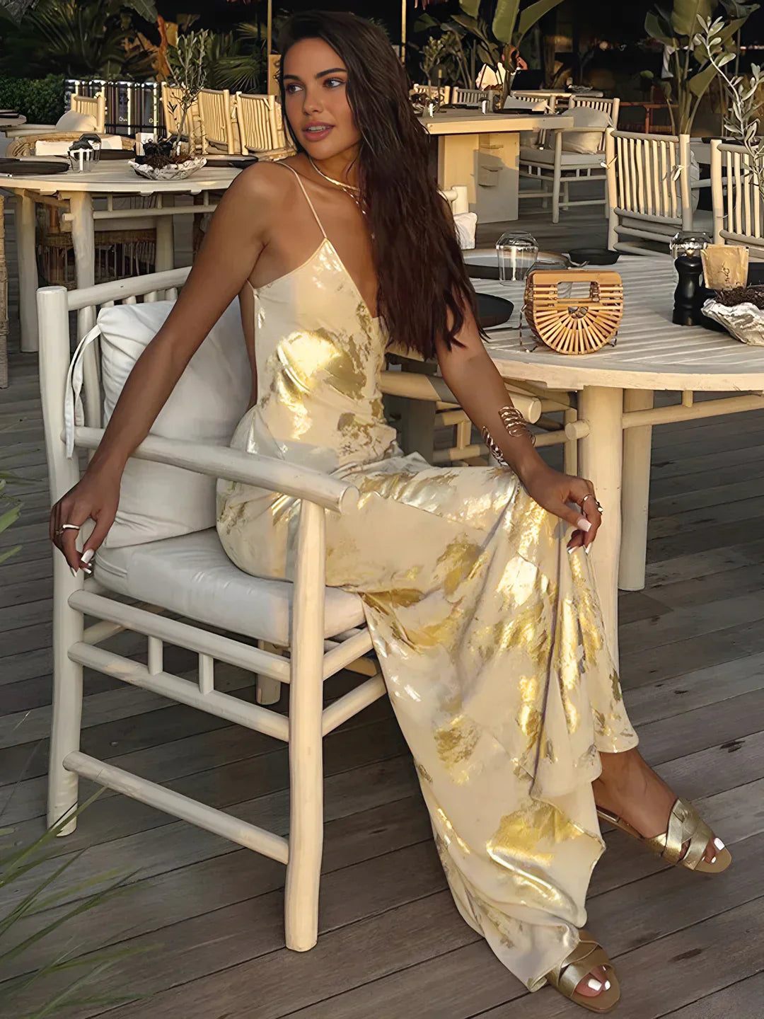 Lola | Vestido largo slip metálico con escote en V y espalda descubierta