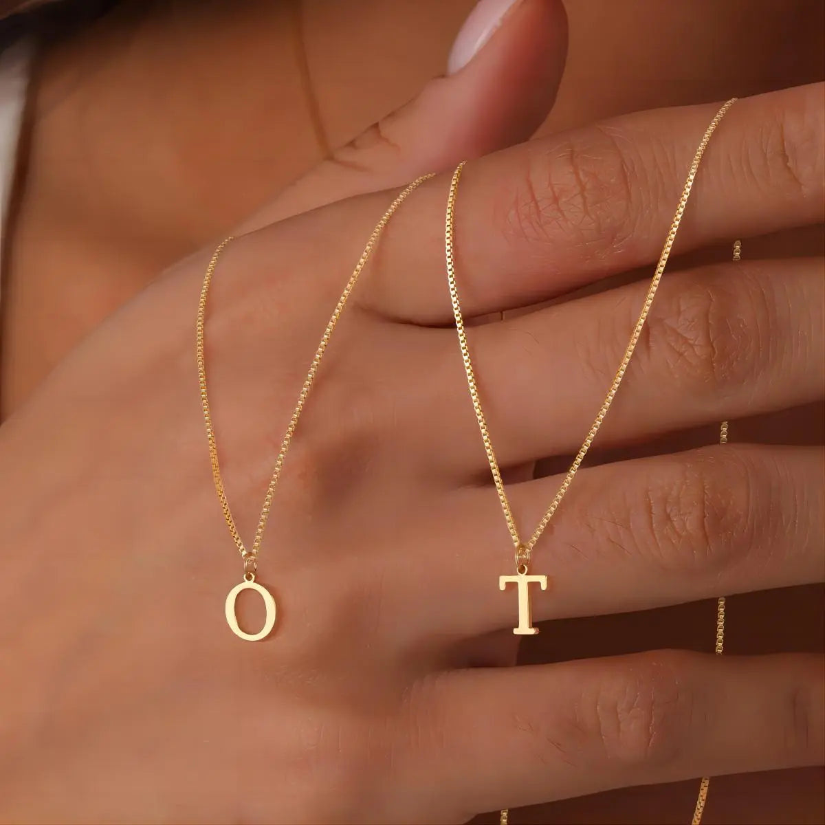 Collar con iniciales de letras de amor